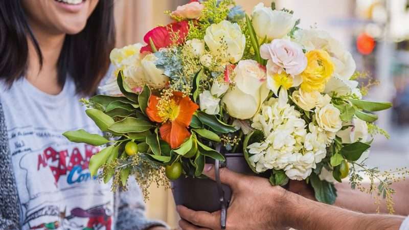 Локальные и редкие сорта цветов: преимущества быстрой доставки по городу